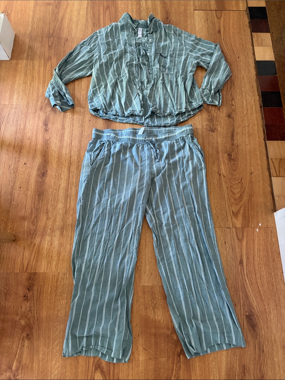 Auden Striped Wide-Leg Drawstring Pants & Long sleeve top - Olive Green & white